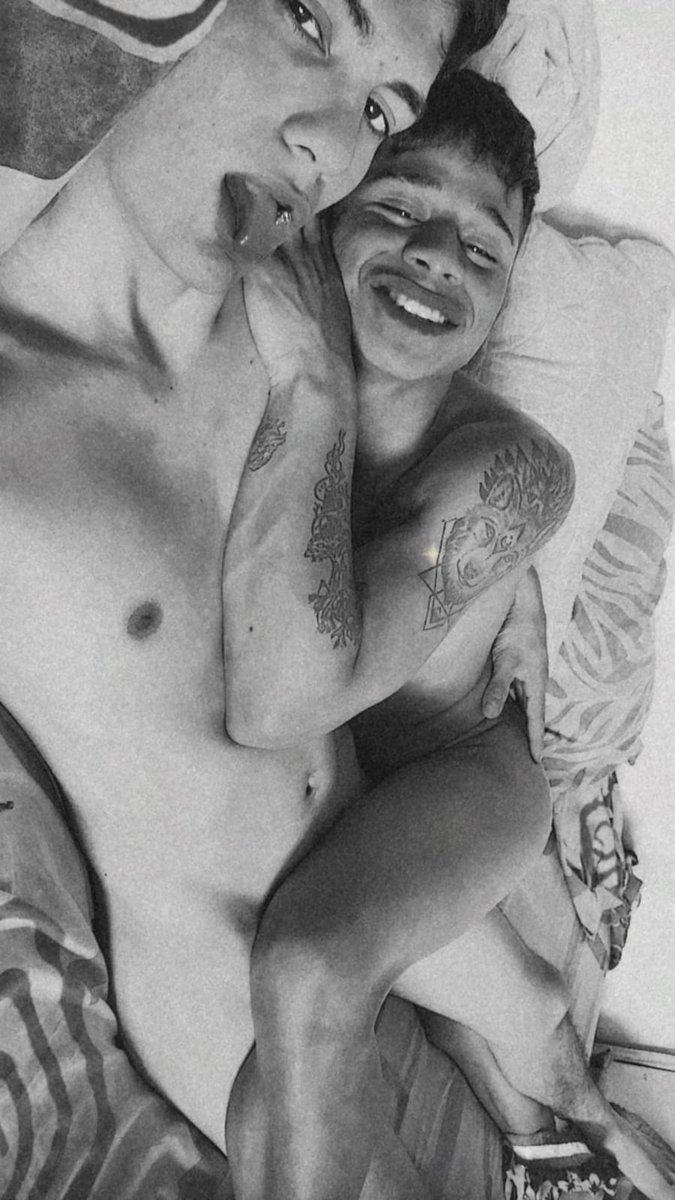 deCo3az0n's tweet photo. A @Sebasti15498702 para ls videos 🔞💵💵 https://t.co/Gb0pwI2hGx