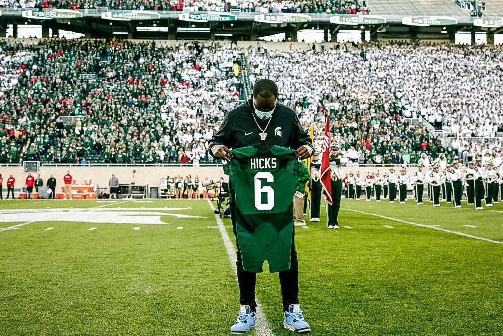 Mr_Burden_TA's tweet photo. @LawrenceLThomas held it down yesterday for our brother. ✊🏾 #LongLiveMarlo #RIP6 #Clamps #Brothers https://t.co/wMNLELG7Mf