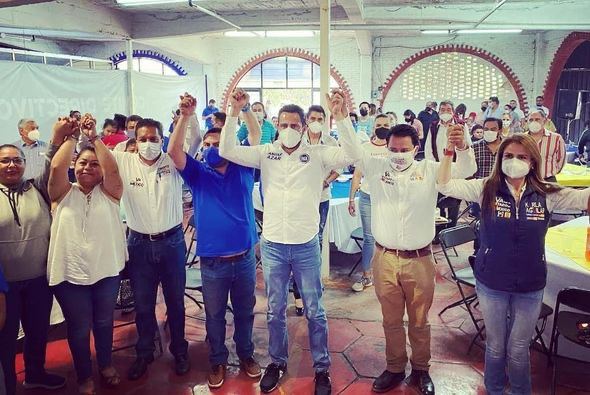 anuarazar's tweet photo. Atrévete, reta tus límites y llega mucho más lejos.
#PAN #PanEdomex #AnuarAzar #ConTodaLaFuerzaDelPAN #Edomex #UnidadPANEdomex #AcciónNacional #México #NuestraMilitancia #NuestrosGobiernos #NuestrosPrincipios #Panismo https://t.co/v3Jl02zOK7