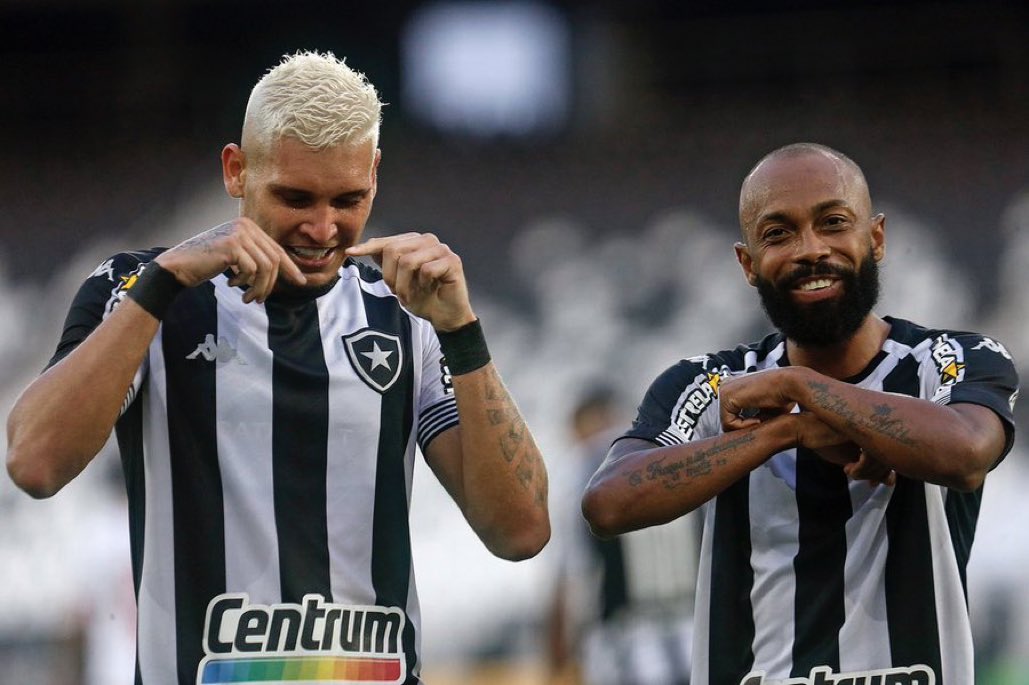 EspacoGlorioso's tweet photo. "Com você e com o Botafogo eu acostumei a ganhar..."
🎶 https://t.co/nDZ2jqWDHi
