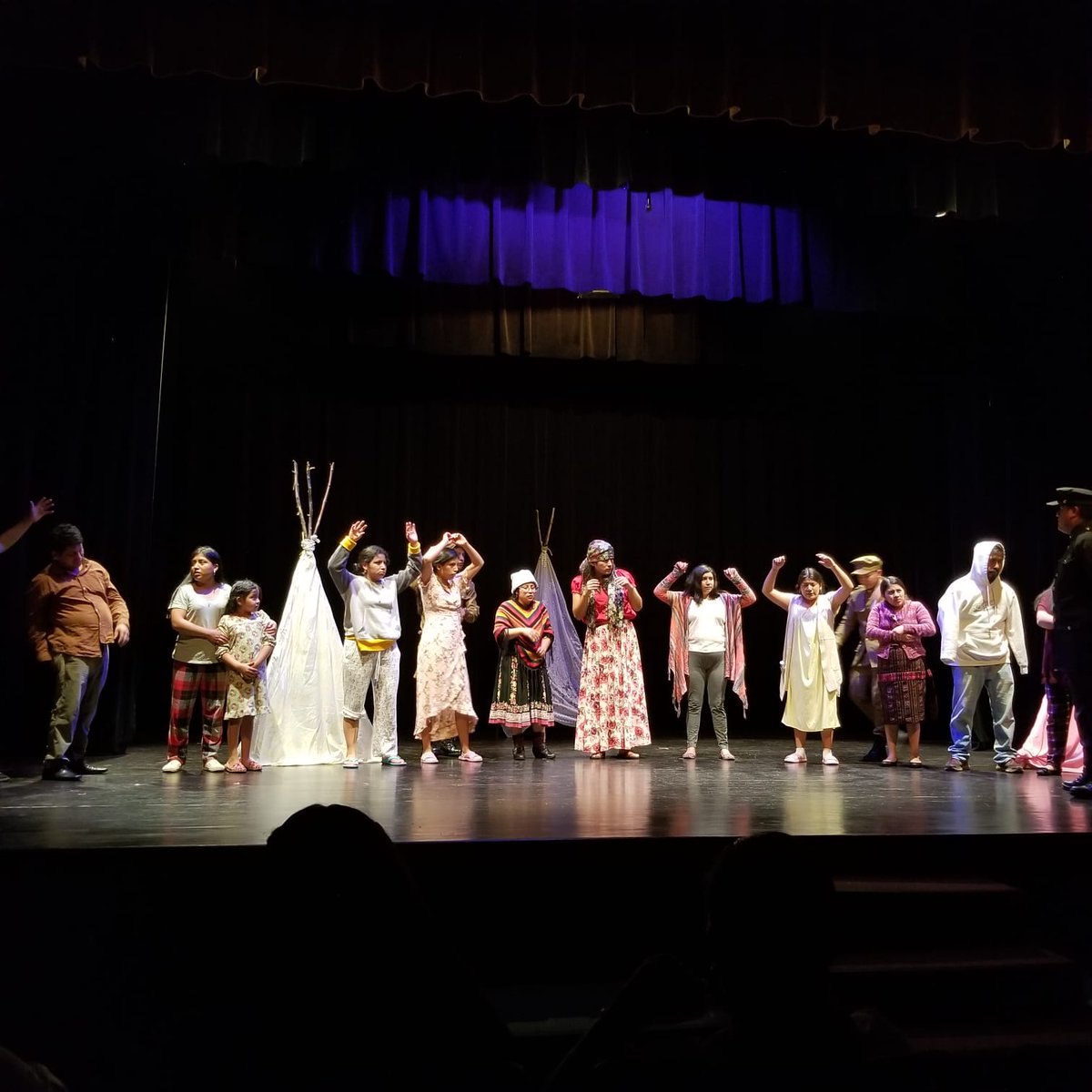 adescagt's tweet photo. Gracias al @CCMAA_oficial por el apoyo a las actrices y actores de la obra de #Teatro #LaRafaila quienes viajaron desde Chichicastenango para presentar la obra en el Teatro de Cámara del #CCMAA.
Es un gusto apoyar al talento nacional #Adesca siempre #AlServiciodelaCultura https://t.co/wZR17Unw3a