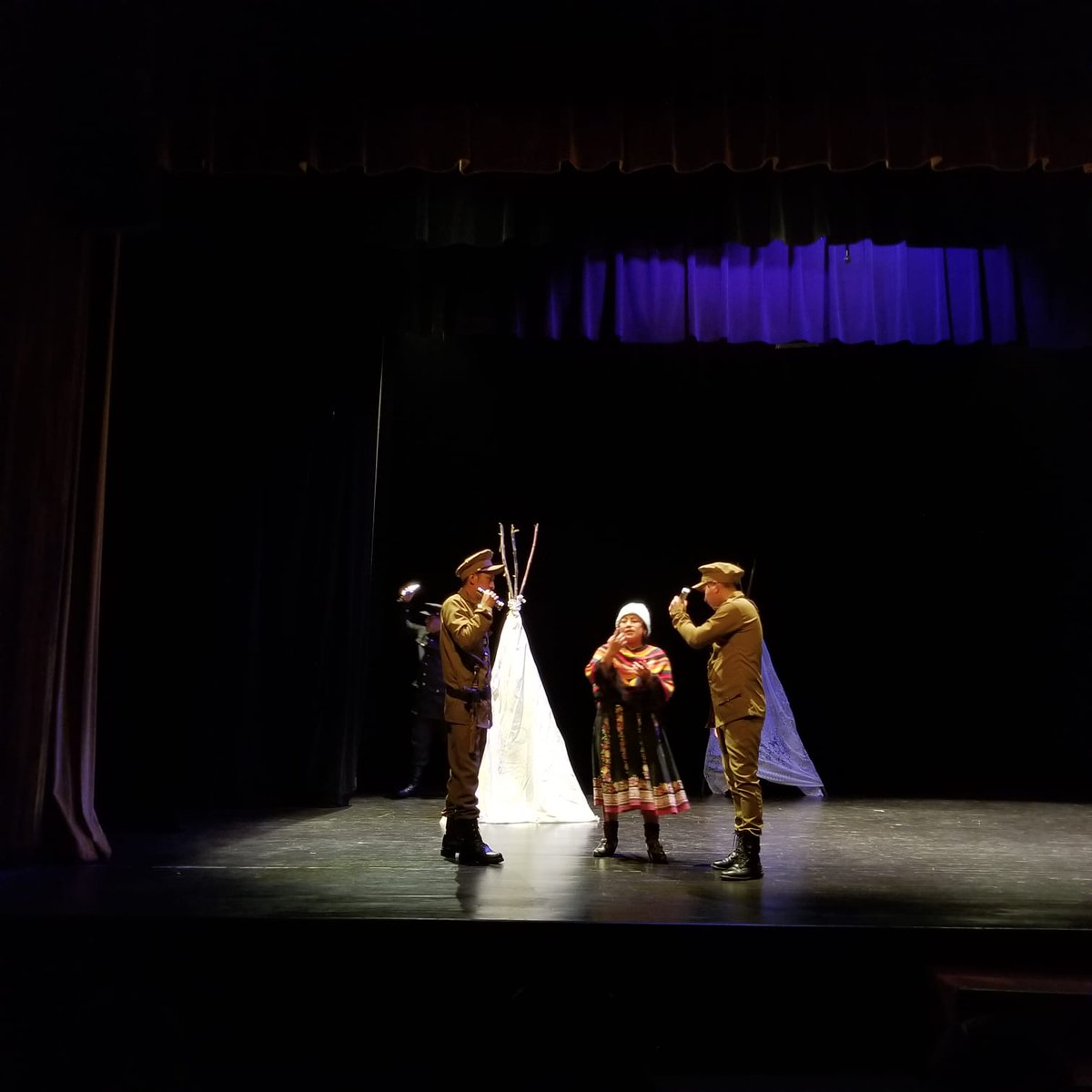adescagt's tweet photo. Gracias al @CCMAA_oficial por el apoyo a las actrices y actores de la obra de #Teatro #LaRafaila quienes viajaron desde Chichicastenango para presentar la obra en el Teatro de Cámara del #CCMAA.
Es un gusto apoyar al talento nacional #Adesca siempre #AlServiciodelaCultura https://t.co/wZR17Unw3a