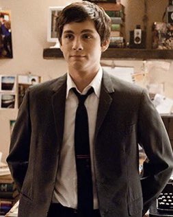 hellasmolx's tweet image. Quote Tweet this with 4 Characters that represent you the best.