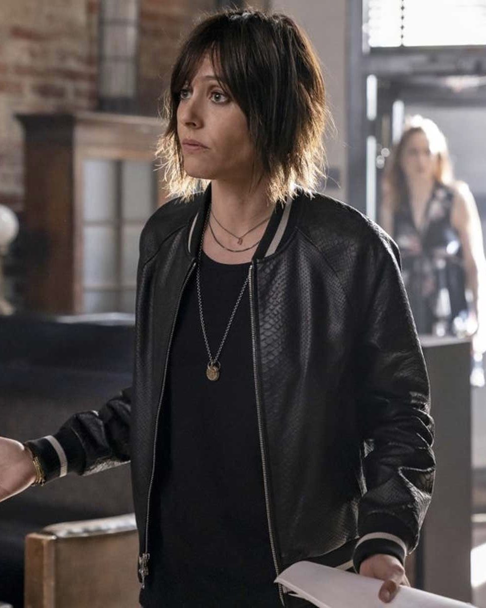 hellasmolx's tweet image. Quote Tweet this with 4 Characters that represent you the best.