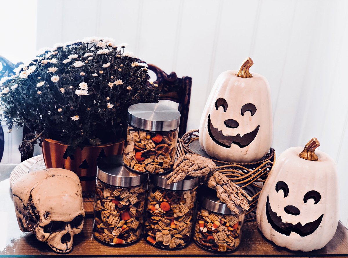 JamiDanay's tweet photo. Happpppy Fall Y’all…
#itsbeenawhile #ghostedtwitter https://t.co/xCYNSFdFCC