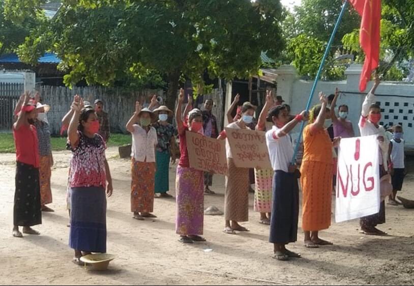 At a village of #Shwebo Tsp, #Sagainh residents led the protest rally marched around the village and gathered showing their desire to uproot the Military Junta and strongly supporting to <a href="/NUGMyanmar/">National Unity Government Myanmar</a> Government. 
#FreezePaymentsToJunta
#Sep27Coup
#WhatsHappeningInMyanmar
