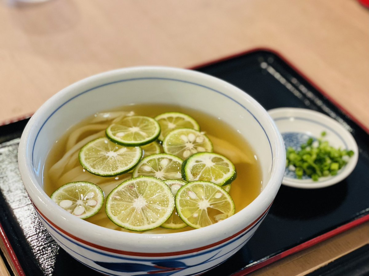 今日は新しいうどんを開拓
めちゃくちゃ美味しかった
県外の人にも勧めたい店が増えた
モチモチのうどんにコシがしっかりあるとこって実はあんまりない
ここはそれがちゃんとある
すだちひやかけと気醤油うどん
みんなにお勧めしたい一店 