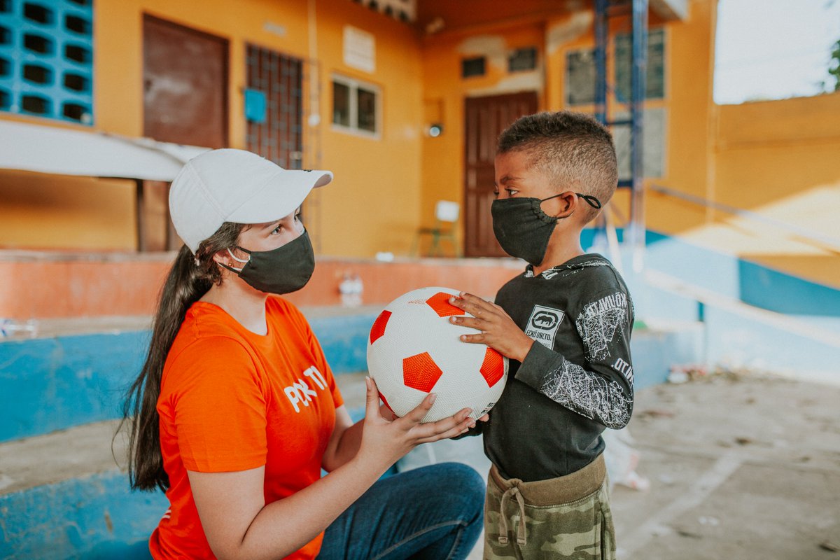portijoven's tweet photo. Esos ojos nos motivan a seguir trabajando por un mejor futuro. #MovimientoPorTiJovenBAQ #portibarranquilla #welovebarranquilla https://t.co/FELphEOEM9