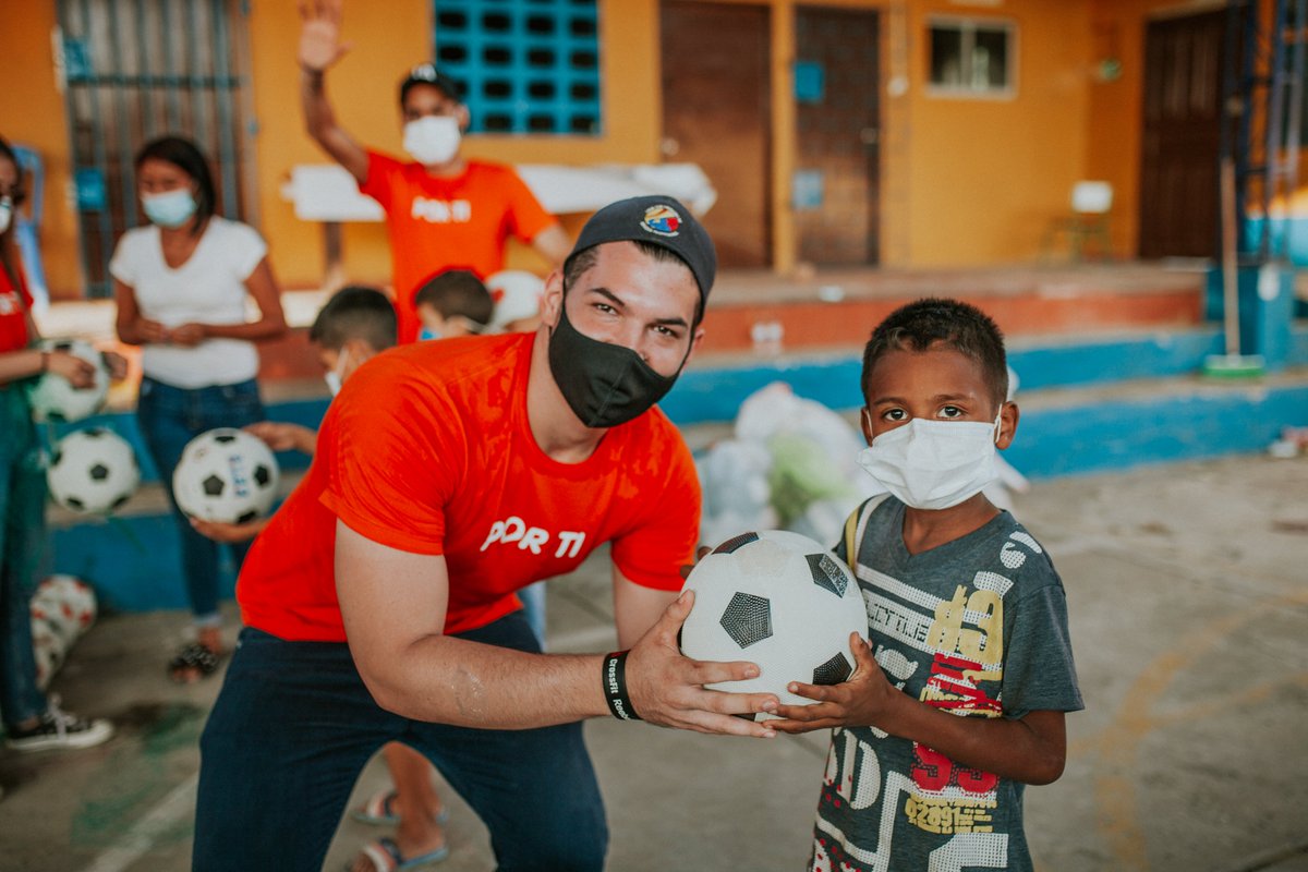portijoven's tweet photo. No es solo un regalo, es un mensaje que se trasmite ¡sé parte del cambio! #MovimientoPorTiJovenBAQ #portibarranquilla #welovebarranquilla https://t.co/ejtXzZzSoR