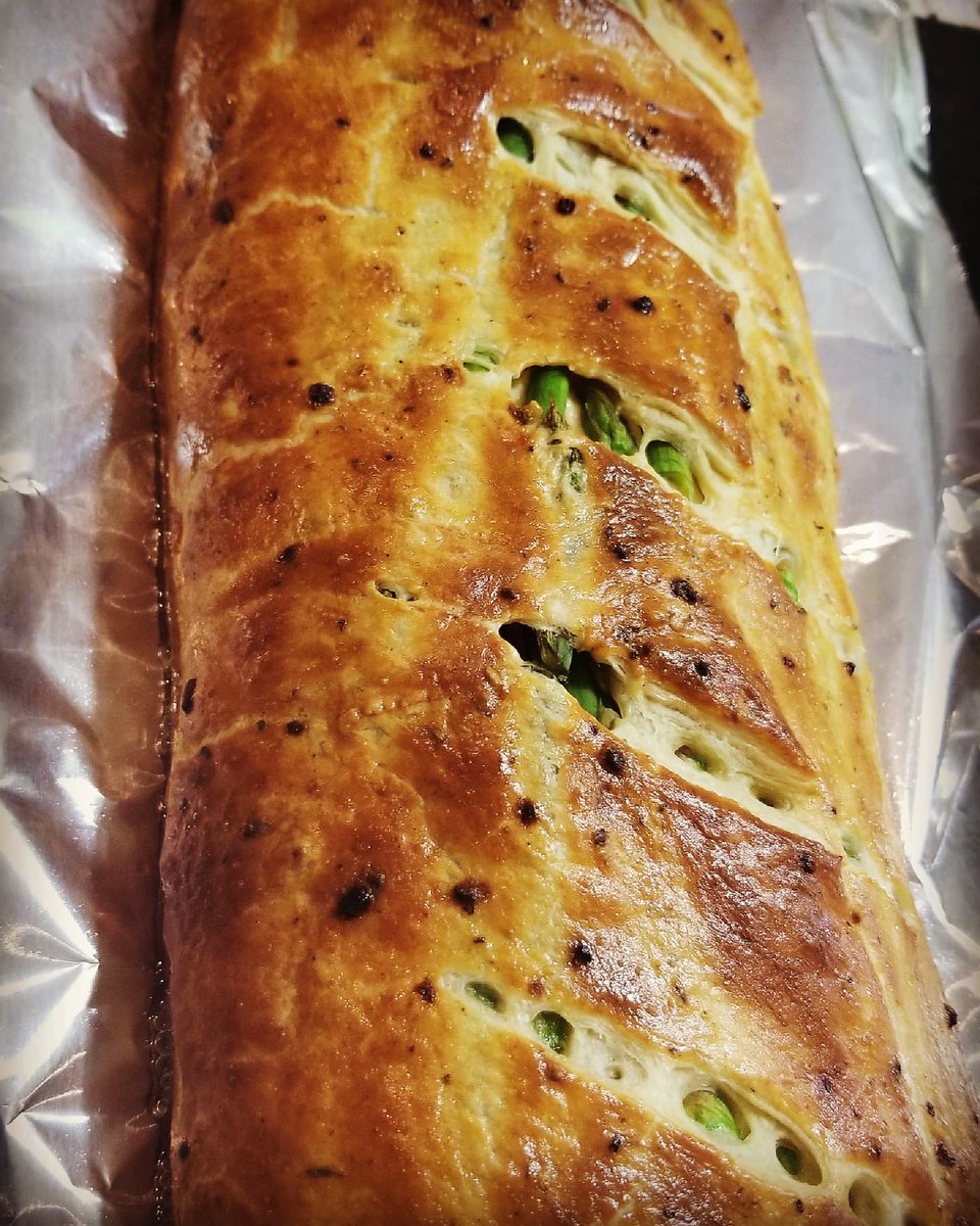 TheRareEpiphany's tweet photo. Salmon en croute https://t.co/FcFgzguVfH