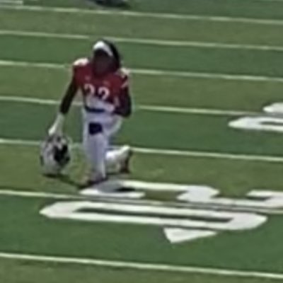 tailgatedaddy's tweet photo. #NewProfilePic I took this pic last Saturday 💔 Lowe kneels on the 22 before the game. Can we put a ❤️ or something on the 22? @Utah_Football @pac12 https://t.co/R7HRhuFhE1