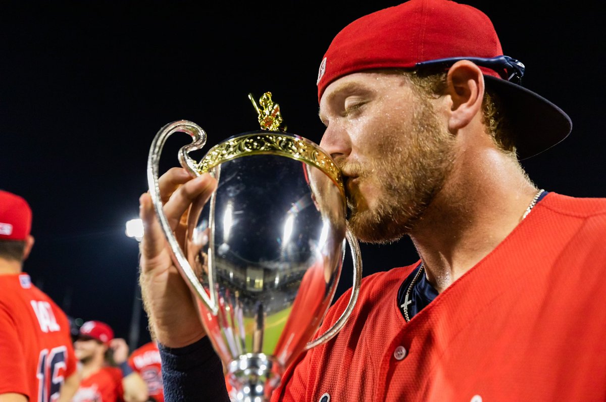mbraves's tweet photo. The thrill of victory! 👏👏👏 https://t.co/wLQCUha5IF