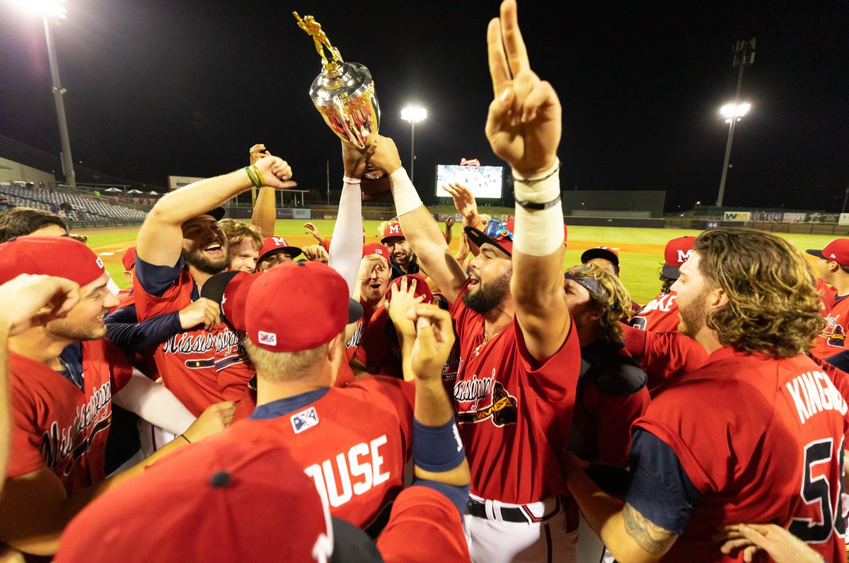 mbraves's tweet photo. The thrill of victory! 👏👏👏 https://t.co/wLQCUha5IF