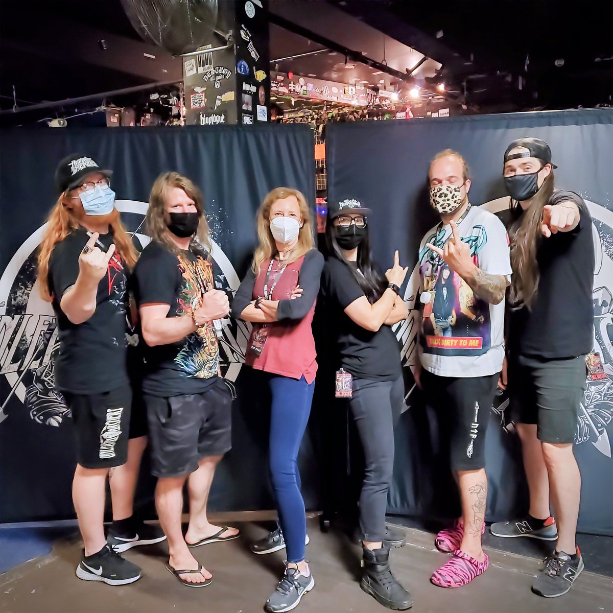 CharlceeDavis's tweet photo. Meet and greet with the Canadian power metal band @UnleashArchers.  Time to rock Into the Abyss 🏹🖤🎶🤘 https://t.co/L0me20K3LM