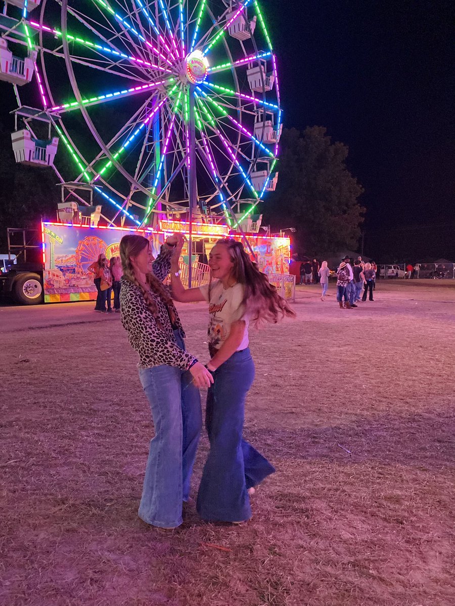 COURT_NEY_21's tweet photo. 🎡🎡🎡 https://t.co/q6pBRY9Yat