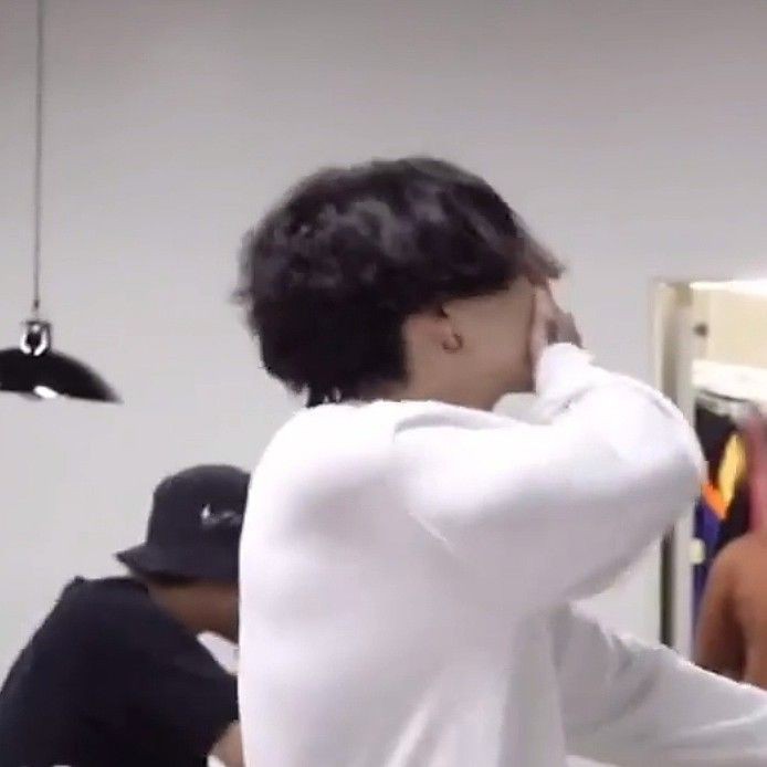 i turn eighteen in a few minutes, i'm so happy, wtf !! <3