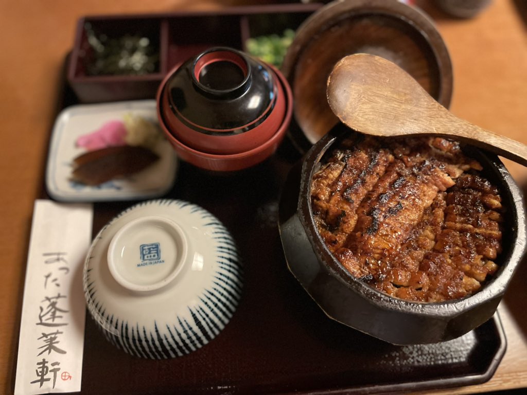 OOsatchanOO's tweet photo. 前日から名古屋に前乗りして平井大のライブ参戦🤠🎸🎶
最高に最強過ぎた🥺💗4列目の神席🤩👏感動して涙も出た🥲♥️
結婚式するならpromise流したいと思った日💒💍笑
ツアーTシャツも激カワ📸凌くんの落書きが雑なようで上手い🤩👏笑
次は来月の神戸！楽しみぃ😮‍💨💕

2年ぶりのTwitter更新でした🕊 🌱笑 https://t.co/l53jPx19fA