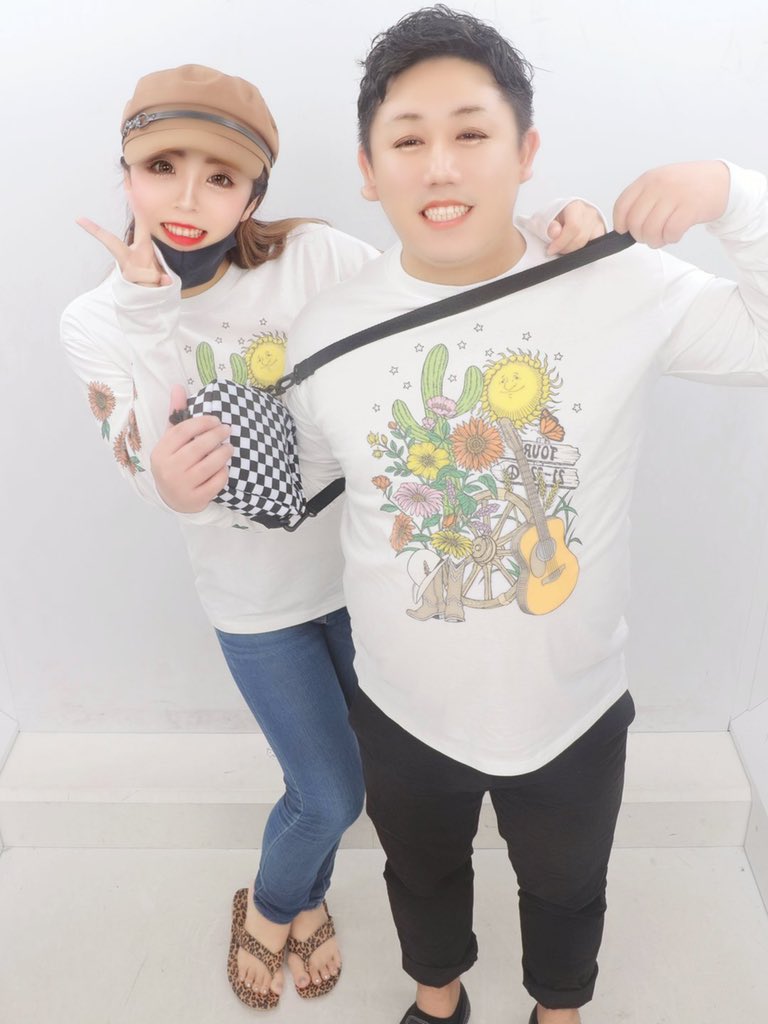 OOsatchanOO's tweet photo. 前日から名古屋に前乗りして平井大のライブ参戦🤠🎸🎶
最高に最強過ぎた🥺💗4列目の神席🤩👏感動して涙も出た🥲♥️
結婚式するならpromise流したいと思った日💒💍笑
ツアーTシャツも激カワ📸凌くんの落書きが雑なようで上手い🤩👏笑
次は来月の神戸！楽しみぃ😮‍💨💕

2年ぶりのTwitter更新でした🕊 🌱笑 https://t.co/l53jPx19fA