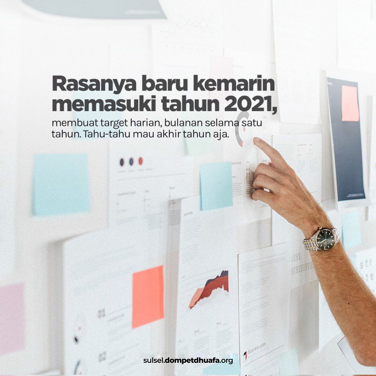 DDsulsel's tweet photo. Tak terasa ya, 2021 akan berakhir 🥲
.
.
#99EdukasiDD #menebarkebaikan #2021 https://t.co/UwRAQRtgqj