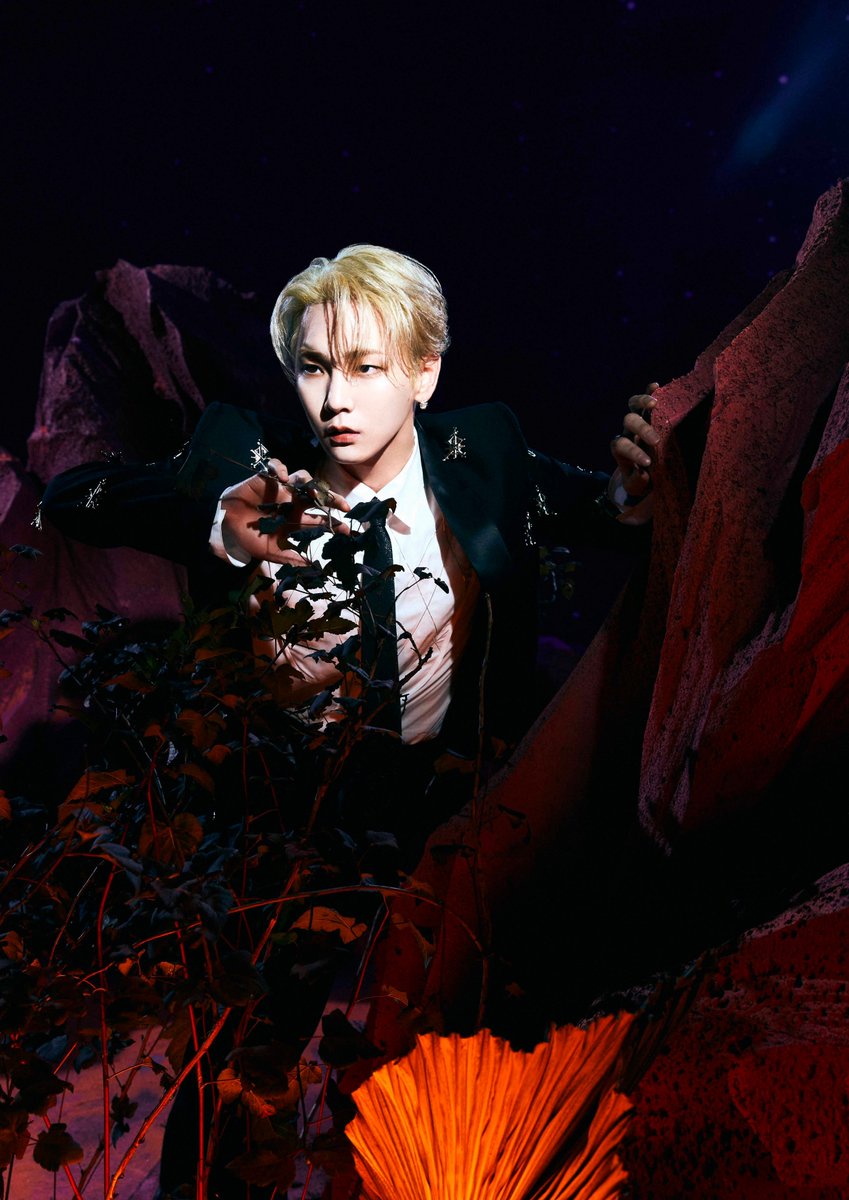ixakaixa's tweet photo. #KEY Digital Booklet (1)
#키 #SHINee #샤이니 
#BADLOVE #KEY_BADLOVE https://t.co/CSfhdhhvRy