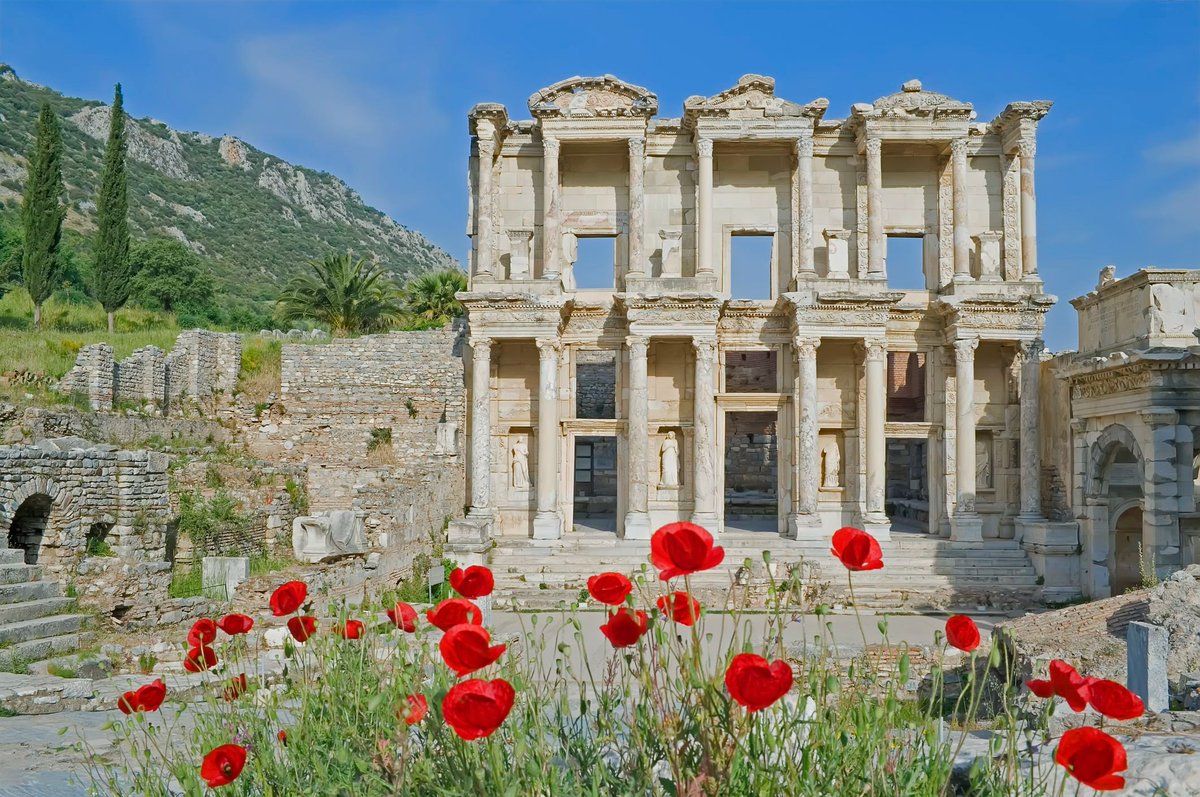 GrecianGirly's tweet photo. The Library of Celsus at Ephesus, modern-day Turkey. https://t.co/EUcSjFJN6o