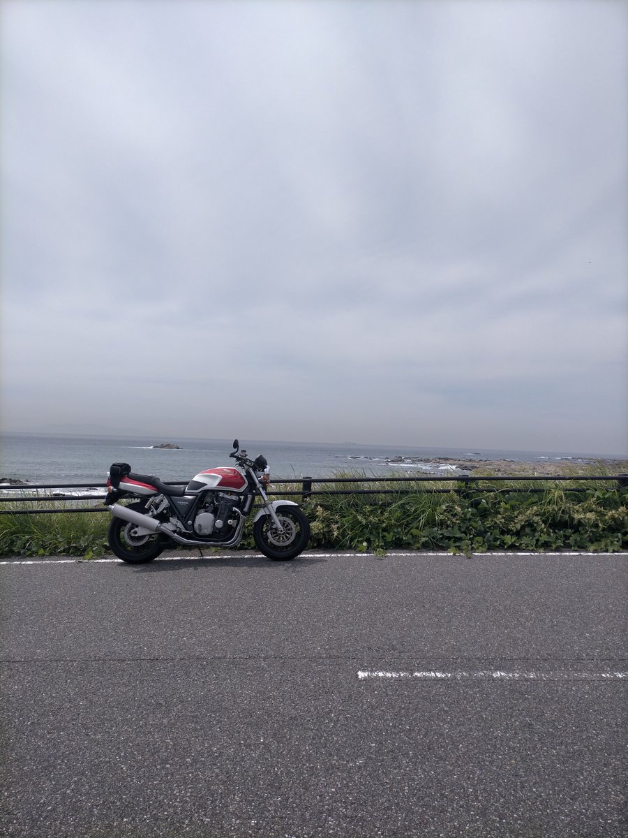 napper_napalm's tweet photo. #バイク乗りとして軽く自己紹介
名前:なっぱ
性別:男
年齢:学生
身長:170cm(誰がなんと言おうと)
住み:千葉
愛車:CB1000SF
好き:色々
一言:お手柔らかにお願いします。 https://t.co/IcWcfpoeGI