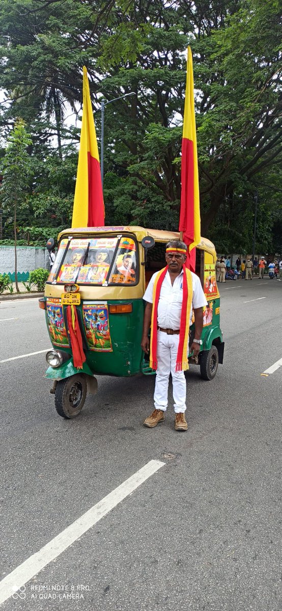 aviksahaindia's tweet photo. Bharat Bandh

From Punjab to Odisha, Haryana to Karnataka, Bharat Bandh has started showing its impact since morning. 

#BharatBandh | #आज_भारत_बंद_है 
#FarmersProtest | #FarmersProtest_StandsStrong https://t.co/bZ0Lxsj9RX