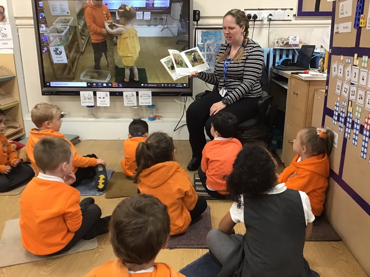 RDPSNursery's tweet photo. Nursery are looking at a non fiction book about bears. Learning lots of interesting facts. โ love the bear Cubsโ. #welovelearning #rdpsnursery #allaboutbears #bearoftheweek #brownbear https://t.co/SytQxtoj0F