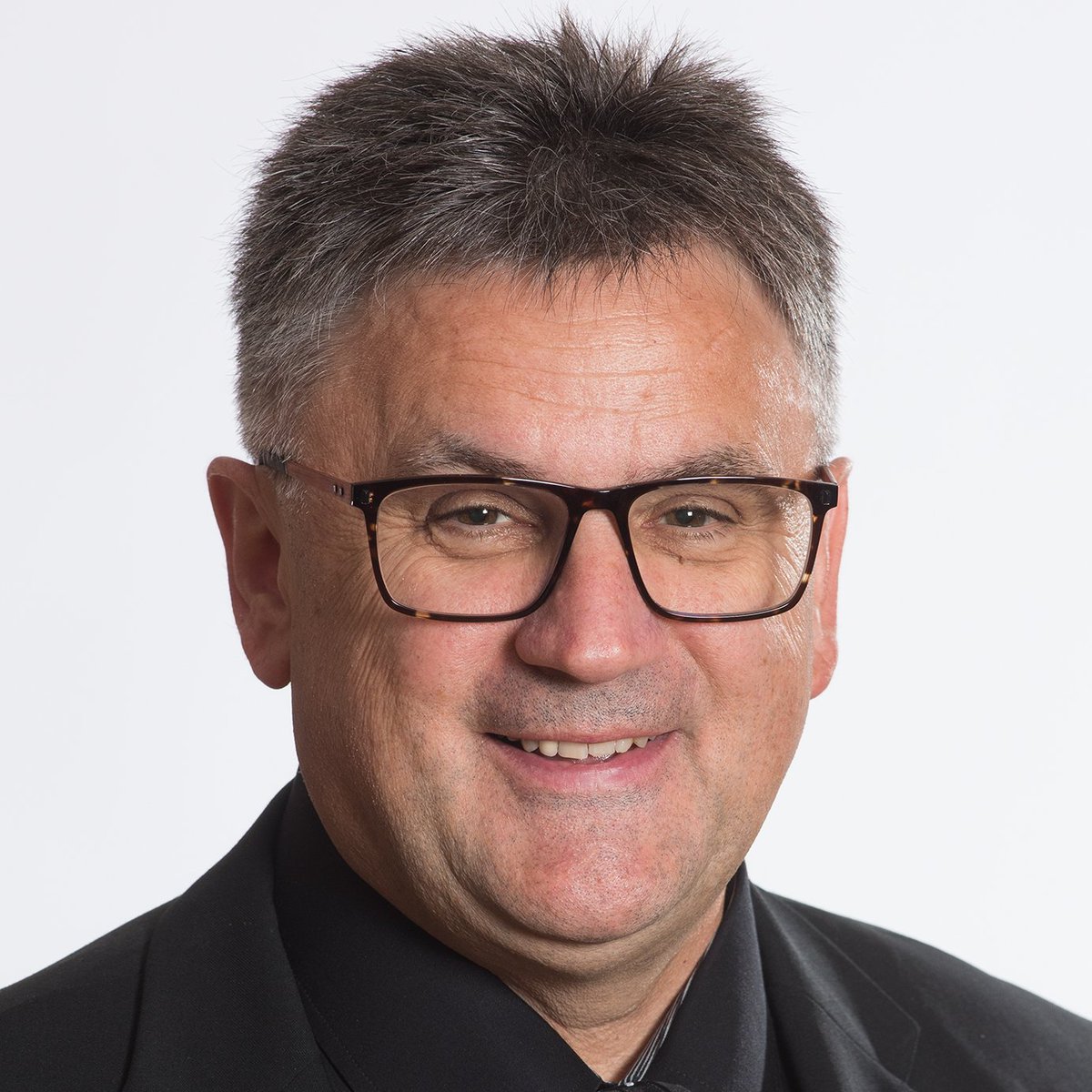 StadtWetzikon's tweet photo. #Medieninfo aus dem Stadthaus

Neuer Leiter #Alterswohnheim am #Wildbach in Wetzikon. 
Retus Giger wurde als Nachfolger der Heimleiterin Brigitte Riederer gewählt. Sie wird Ende 2021 pensioniert. Retus Giger tritt die Stelle am 1. Okt. 2021 an. 
▶️ https://t.co/U44SbtgIOe ^me https://t.co/cbQRGbIO3V