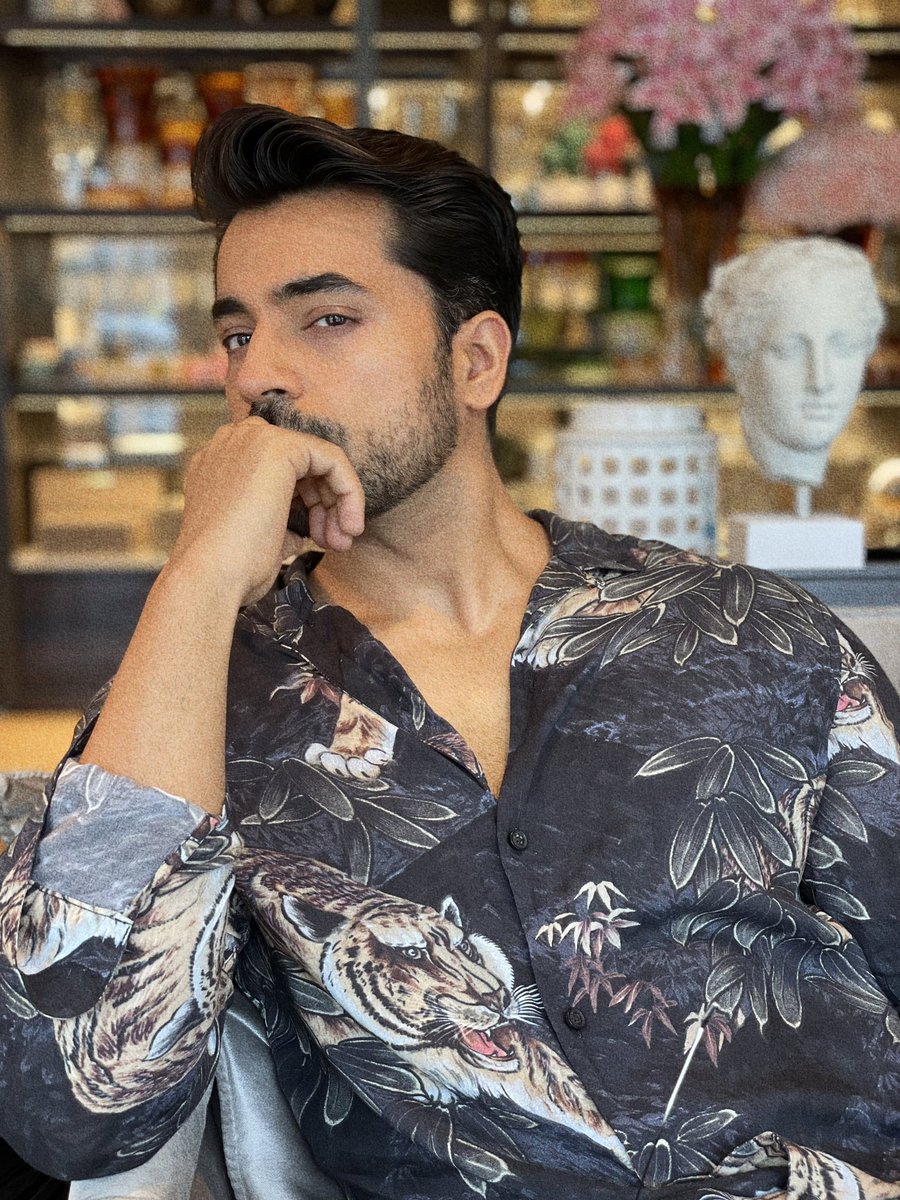 TheGautamGulati's tweet photo. Shakespeare once said : I cried when I had no shoes, but I stopped crying when I saw a man without legs.
Life is full of blessings &amp; sometimes we don’t value it #value #life https://t.co/OrdiPUJGuJ
