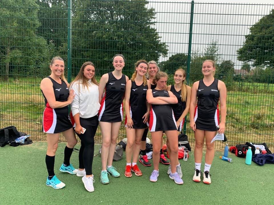 WindsorNetball's tweet image. Our Berks Prem 2 team had their first outing on Saturday. New squad and what a great result vs Vipers ! They didn’t win - but score was 42-47 - a very close game. Super happy with such a strong start 🙌

#berkshirenetball