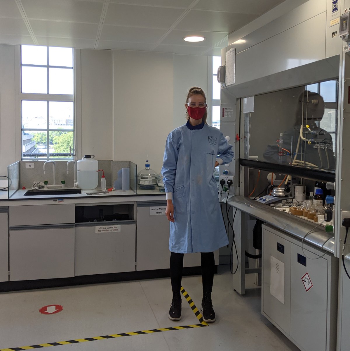 drjamesharvey's tweet photo. Before we get back to the new year, I wanted to give a huge shout out to 4 amazing #KURF project students that I got to work with during the summer (L to R: Kia, Lana, Lucky, Wafaa) I can't wait to share the results of their work! #chemistry #KCL #NMES #research #ChemEd https://t.co/4RJpWeWA9U
