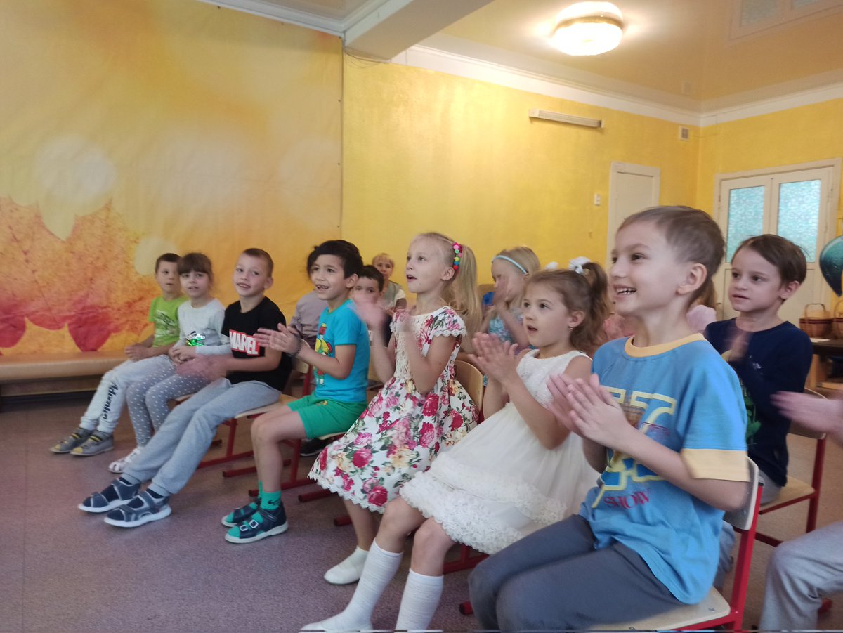 В преддверии праздника "Всемирный день туризма" наши воспитанники совместно с библиотекой совершили краеведческое путешествие "По тропинкам родного края"