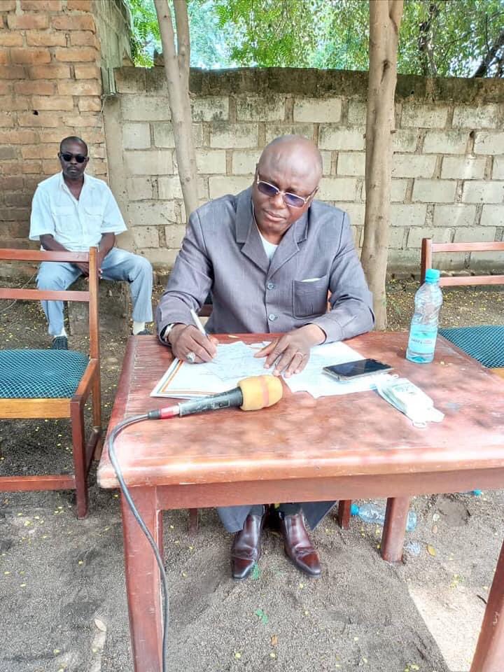 UNDR_Tchad's tweet photo. Une mission de l’UNDR dans le Mayo Kebbi organise des meetings et conférences pour expliquer à la base et aux médias l'importance d'une lutte démocratique et l'implication du parti dans le processus du dialogue national inclusif, gage d'une paix et de la justice. https://t.co/MwGODVlvvj