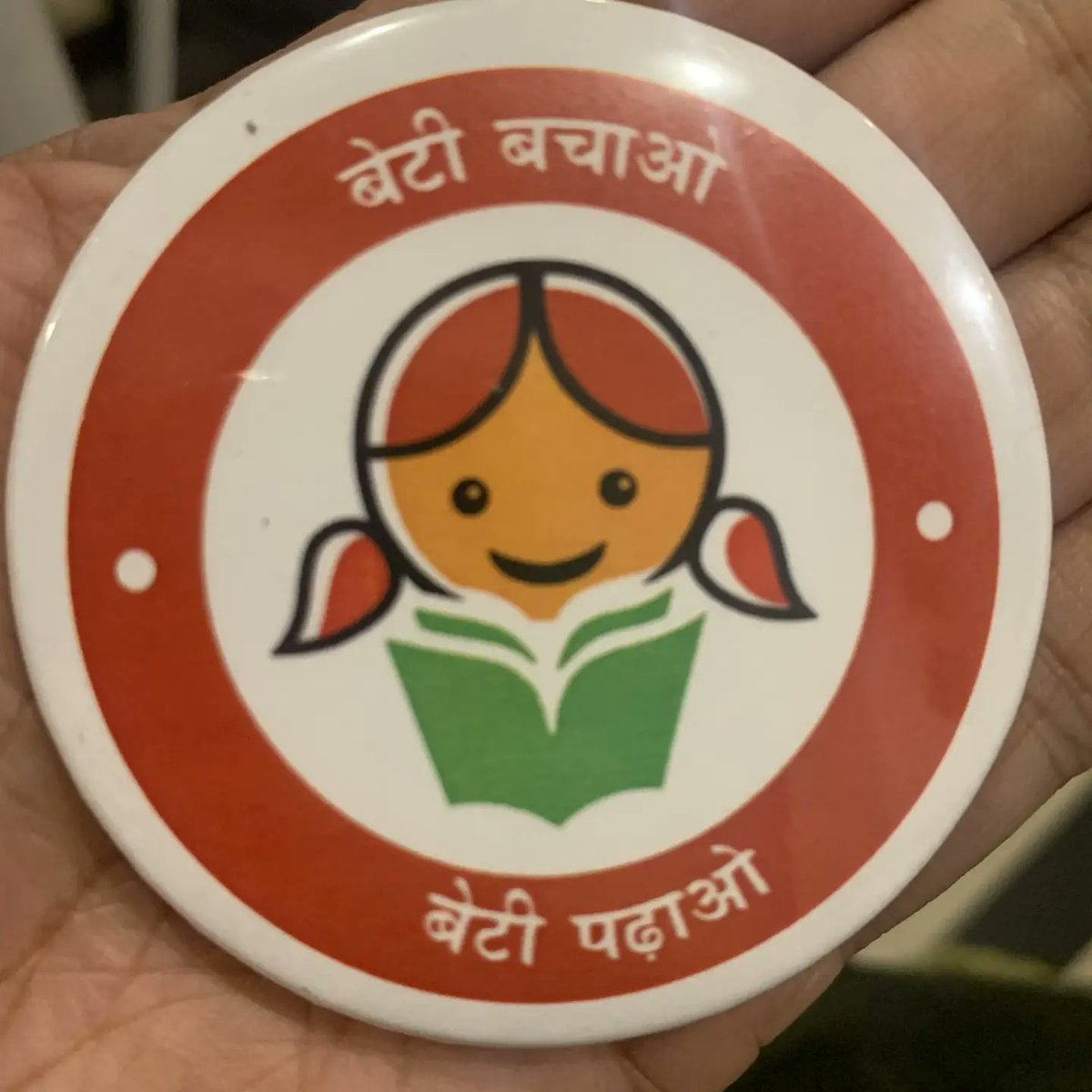 nowdurga's tweet image. जागतिक कन्या दिनाचे औचित्य साधून @suprada17 व @subhasini_muthu यांच्यासोबत विभाग अधिकारी, मुंबई समन्वयक, सहसचिव, विस्तारक यांची बैठक घेतली.
&apos;बेटी बचाओ, बेटी पढाओ&apos;च्या संदेशाचे बिल्ले पाठवल्याबद्दल खा. @GajananKirtikar जी यांचे आभार!

Chief @adityathackeray ji
@yuvatiyuvasena