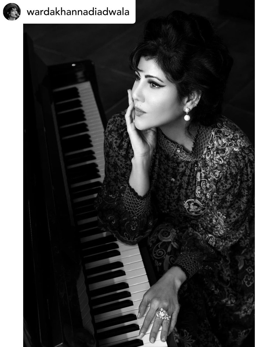 TeamWarda_N's tweet photo. Her eyes speak the soul 😍❤️

Posted @withregram • @wardakhannadiadwala "Life is like a piano. What you get out of it depends on how you play it." 
- Tom Lehrer 

A different outlook can change everything! Hoping this picture although monochromatic, brightens up your feed! ☀️💫 https://t.co/cNYjHKTP6K