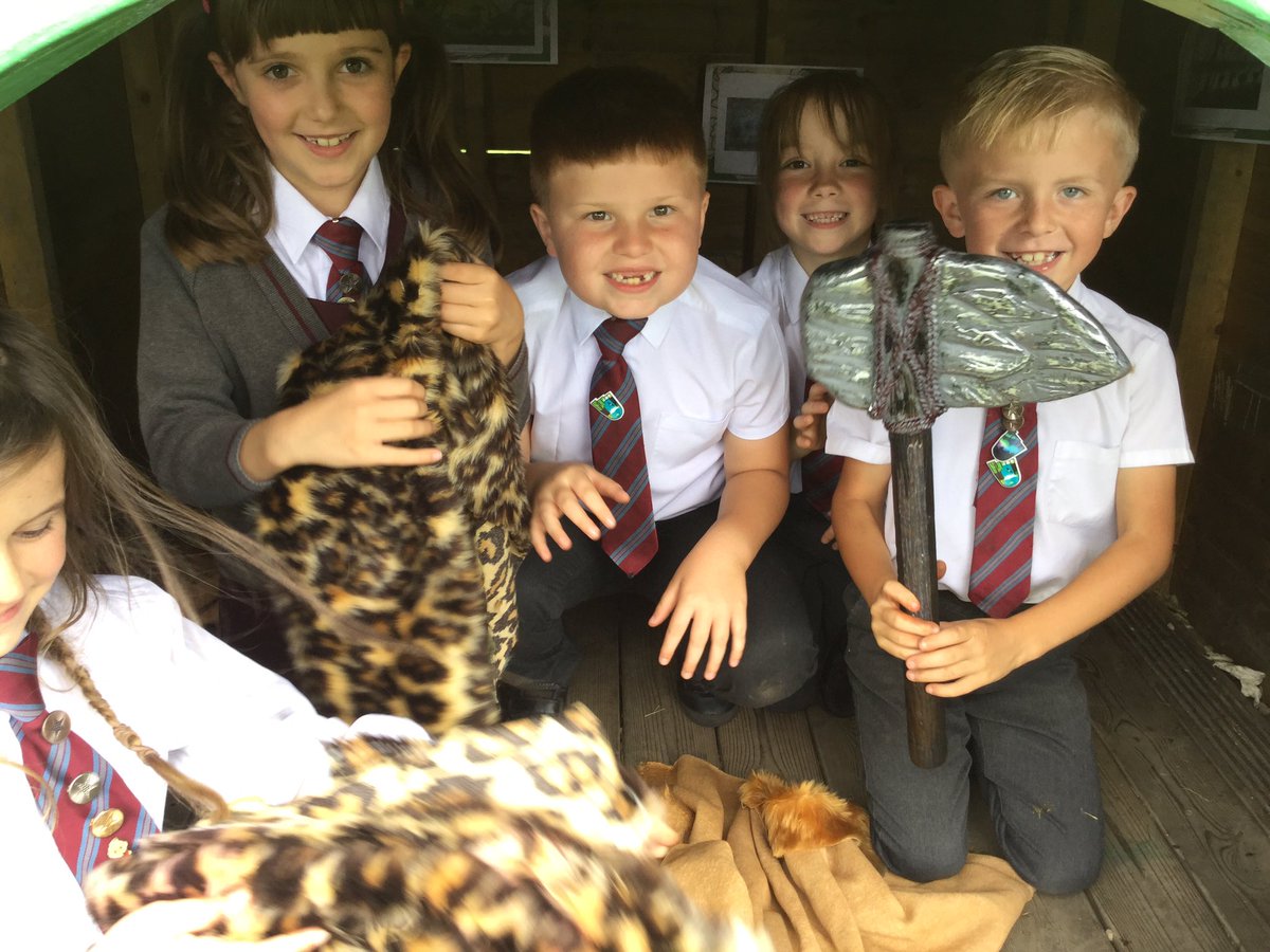 ThomasYear3's tweet photo. We’ve had lots of fun learning all about the Stone Age #gstcehistory https://t.co/1V4CdKxFoT