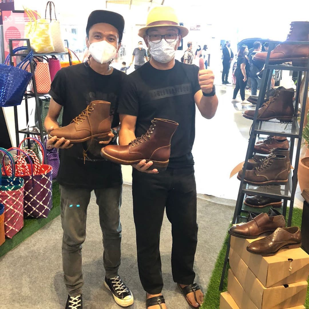 Gubernur Jawa Barat Bapak Ridwan Kamil bersama Ketua Dekranasda Provinsi Jawa Barat Ibu Atalia Praratya Kamil, mengunjungi Pasar Kreatif 2021 bertempat di atrium @paskal23 hari Sabtu, tanggal 25 September 2021