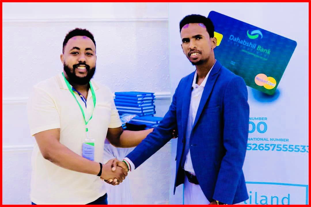 HassanCawed's tweet photo. In appreciation of the #internationalweekofthedeaf and in pursuit of CSR @DahabshiilBank teamed up with #SomalilandDeafAssociation to raise awareness ,promote the human rights of the deaf and the hard hearing people as well as to provide a platform for them to share their stories https://t.co/aFv1tkQbW8