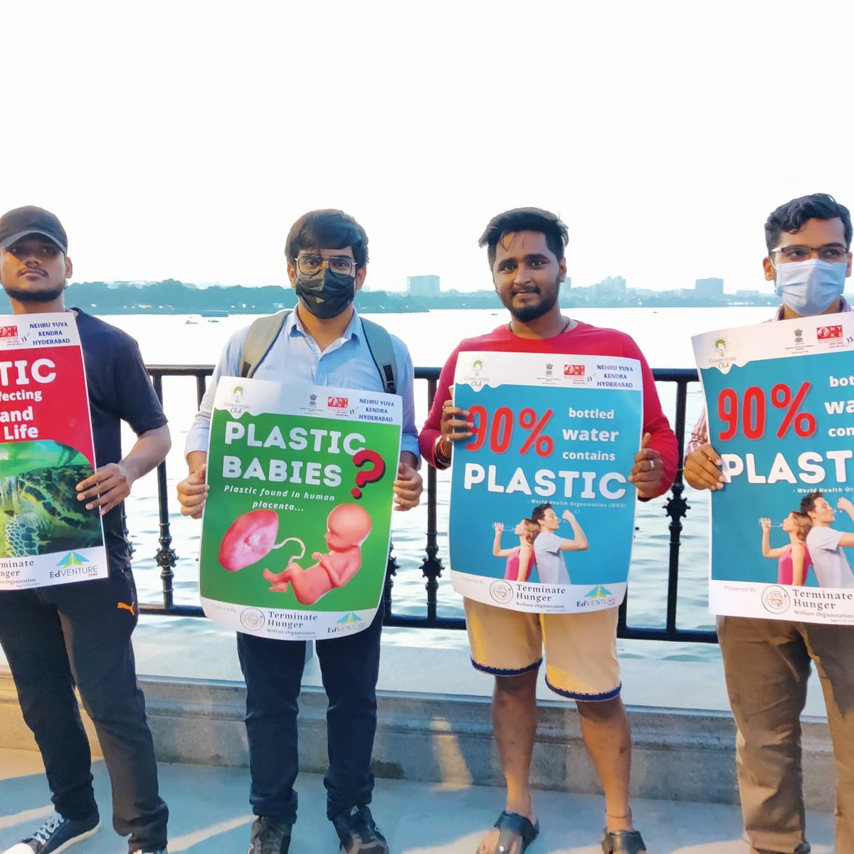 GreenIndiaClub's tweet photo. A lot of families, youth enjoyed taking selfies &amp; encouraging our initiative for a better India. 
Shots from Tank Bund, Hyd. SundayFunday

"Youth Against Plastic" by @GreenIndiaClub in collaboration with @NykHyderabad under @IndiaSports . 

#SundayFunday #TankBund #hyderabad https://t.co/eUORJ5djmU