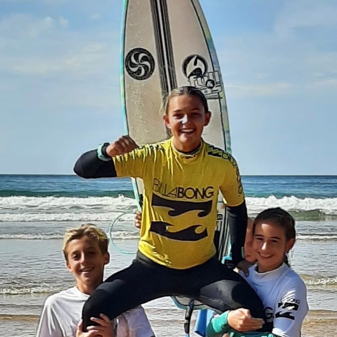 Súper orgullosos de la actuación de nuestros Surfer@s en el campeonato Regional de la <a href="/FedCantabraSurf/">Fed Cántabra de Surf</a> sois muy grandes todos #surfteam <a href="/ESCUELACANTABRA/">ESCUELA CÁNTABRA DE SURF</a> <a href="/lafabricadesurf/">La Fabrica de Surf</a> …. 3 nuevas campeonas regionales #girlpower