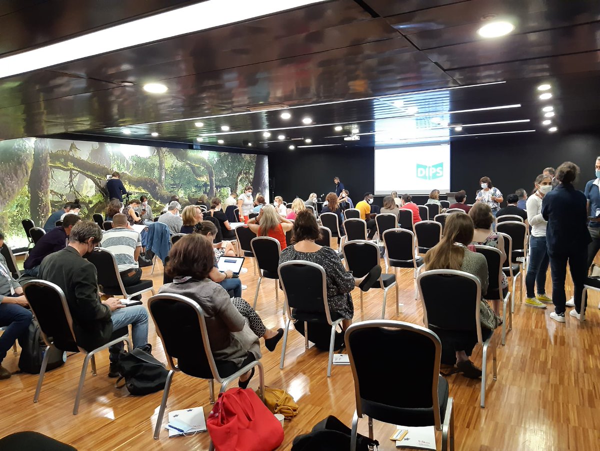 drareicbfc's tweet photo. 🇪🇺#DIPS21 c'est parti ! 
20 personnels de la @RA_BFC  participent cette semaine à #Lisbon à un séminaire européen sur le développement de projets internationaux pour les établissements d’enseignement scolaire et de formation professionnelle avec @LfeeEurope https://t.co/jMbvY7AxW8