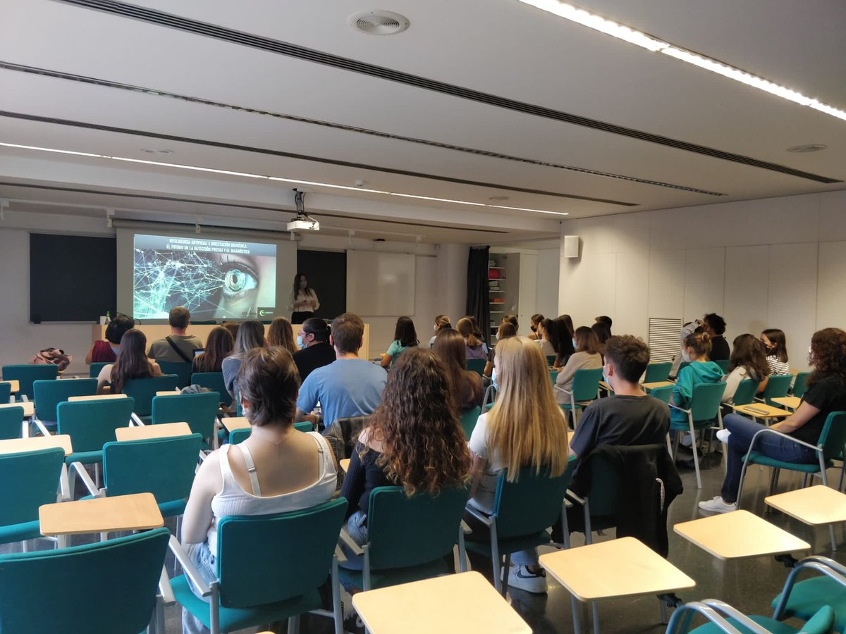 GIrblleida's tweet photo. Éxito de asistencia y plazas agotadas para el taller “Inteligencia artificial e investigación, biomédica, el futuro de la detección precoz y el diagnostico” a cargo de @Carol_Climent @IRBLleida_Info #NitRecerca2021 https://t.co/fXnQBw2LW9