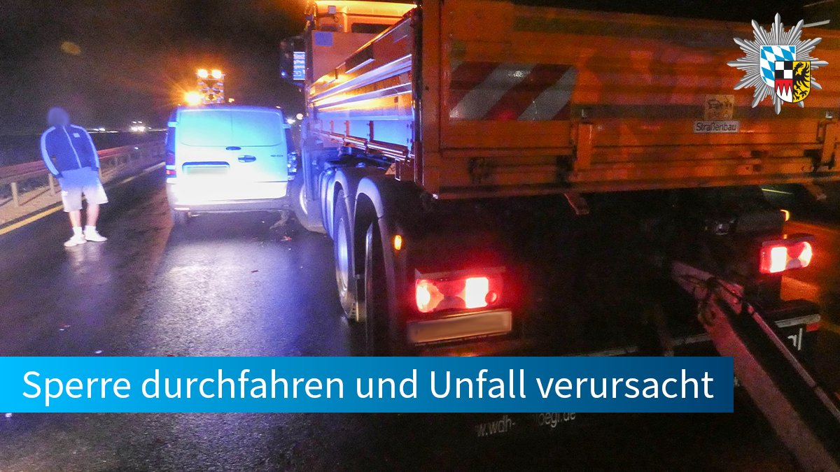 PolizeiMFR's tweet photo. Wegen eines #Lkw-Unfalls war die #A9 heute Nacht gesperrt. Ein #Pkw-Fahrer wollte nicht warten und fuhr mit #Lichthupe durch die #Sperre. Dabei kam es zum #Unfall mit einem Sicherungsfahrzeug.

Ein Urintest beim Pkw-Fahrer war positiv auf #Kokain.  #315c

https://t.co/TxnXVGwDN6 https://t.co/d0zGTYQleD