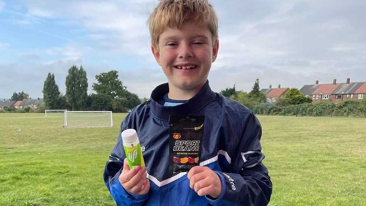 Funky_Pumpers's tweet photo. Our Funky Pumpers hypo snacks came in handy to our brand ambassador Ethan at his football match this weekend, when he went low at half-time. Ethan played the entire match- nothing stops him! https://t.co/0I6LML1aif