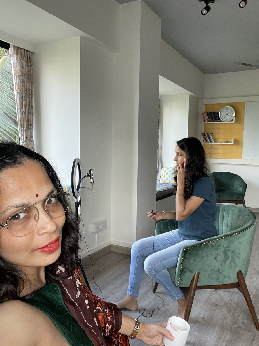 RujutaDiwekar's tweet photo. Behind every woman is another woman who is helping her get through her day. https://t.co/S85w9fxRps