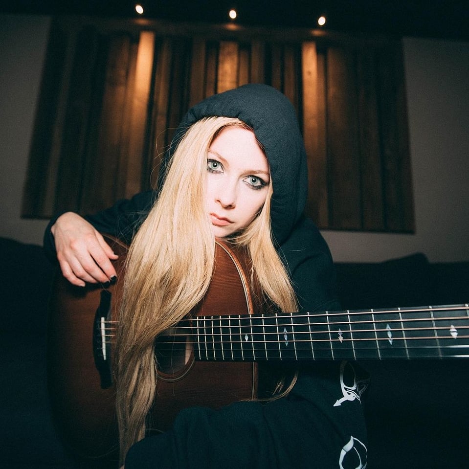 A very happy birthday to Avril Lavigne!!! 