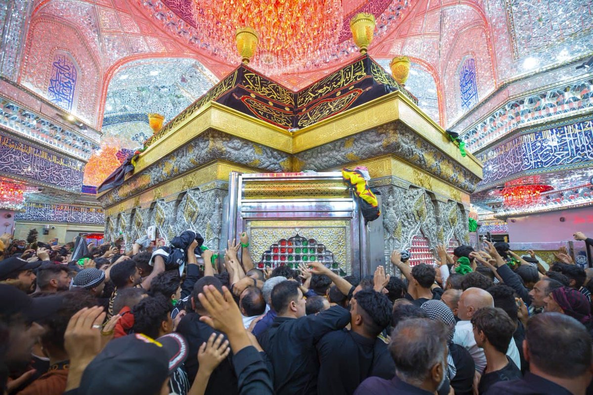 KarbalaTimes's tweet photo. The Master of Martyrs 💔

#Karbala 
#Arbaeen #Arbaeen2021 
#Arbaeen_e_Hussaini #اربعین_حسینی https://t.co/muivslymuS