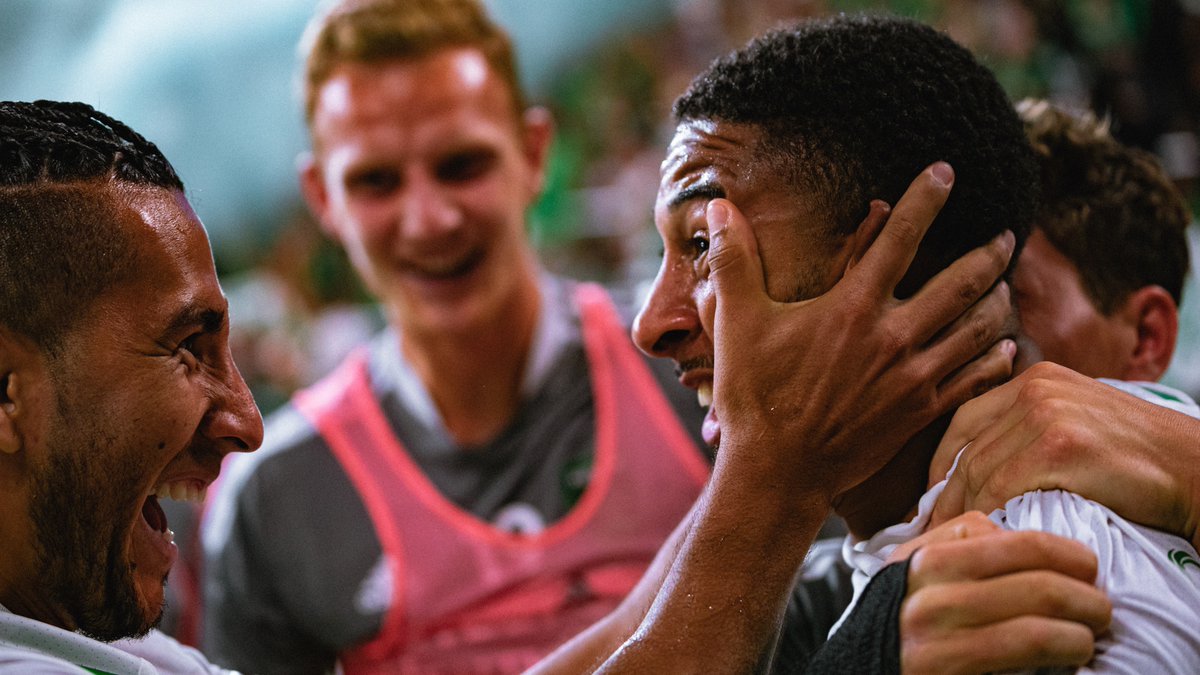 AustinFC's tweet photo. All love for the city that raised him. 💚🖤 https://t.co/c62Uphiyx1