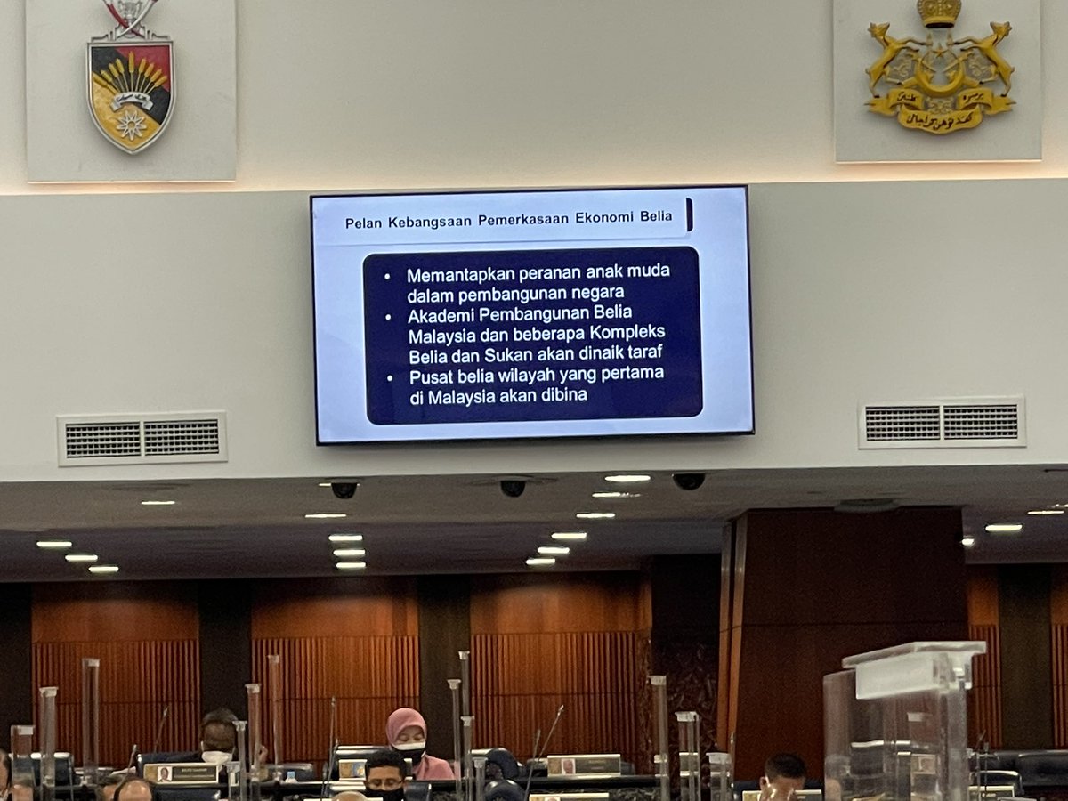 wanfayhsal's tweet photo. Another important focus on youth economic empowerment. YAB PM mentioned of our ageing society. True, most Akademi Pembangunan Belia dan Sukan was under-utilised. Need more budget and focus areas - not just for hardware (buildings) but also software (modules, syllabi). https://t.co/YKuAdRe8gb